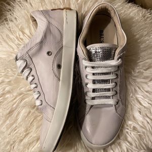 Brusque leather sneakers